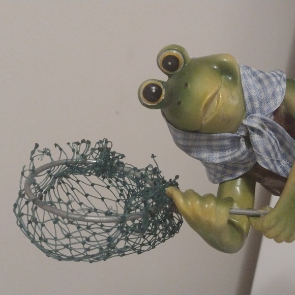 Toad and frog friends statue going fishing 13 1/2 inches resin - Picture 6 of 10